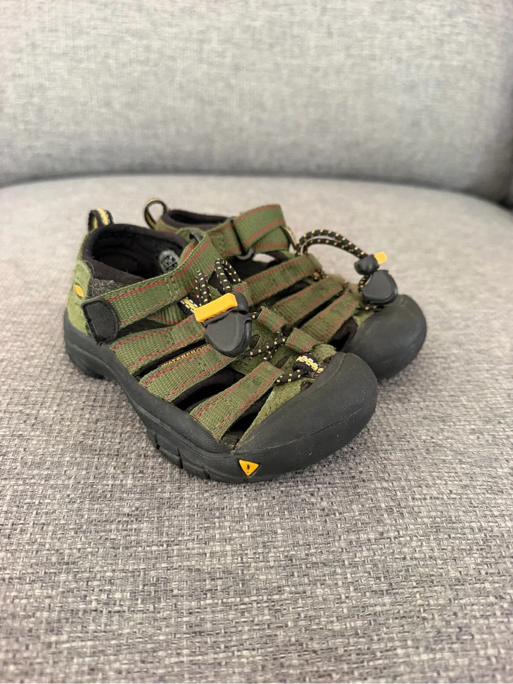 Toddler size 8 keen Newport sandals